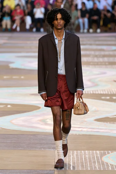 Look 24